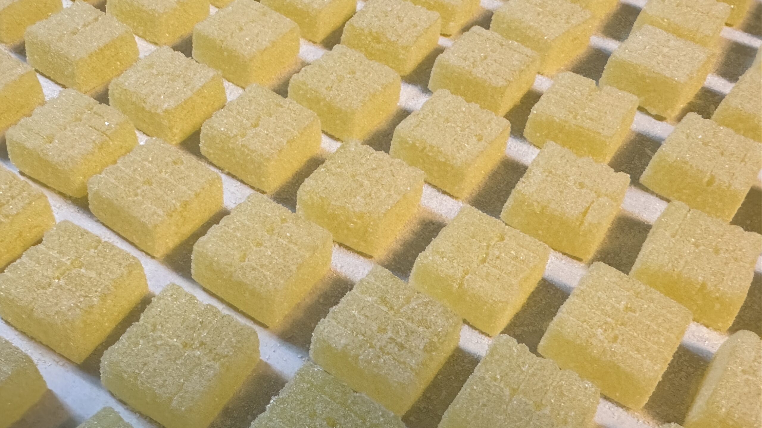 Multiverse Pineapple 250 mg Edible Delta 8 2500mg pack